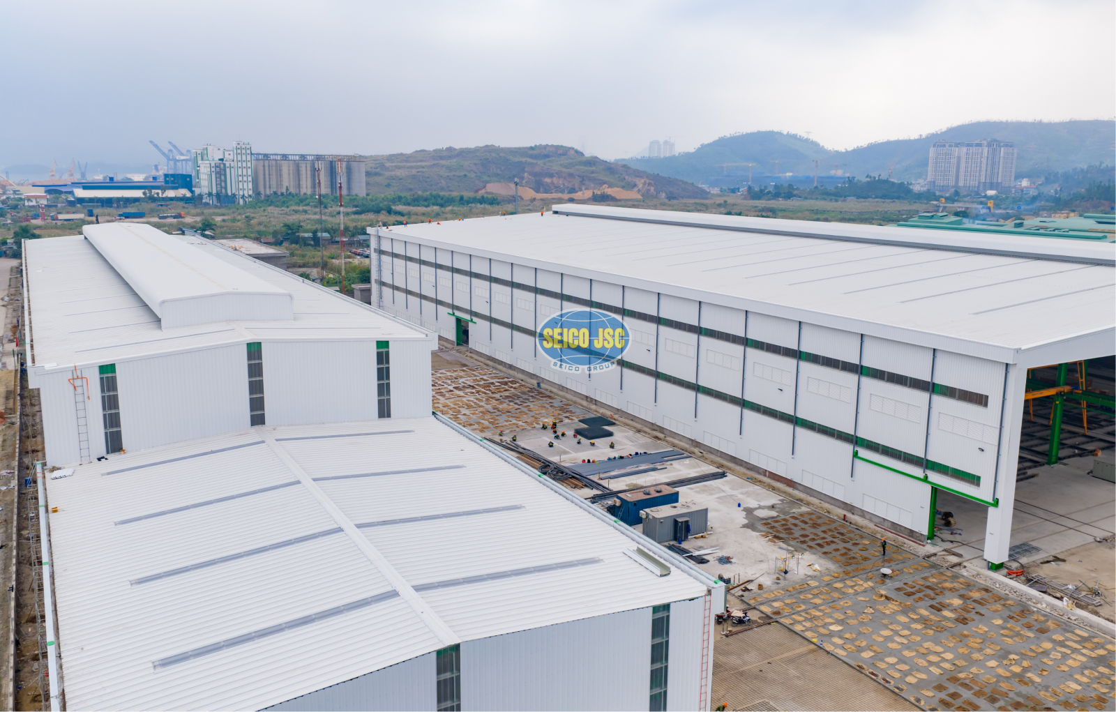 NHÀ MÁY SẢN XUẤT KẾT CẤU THÉP VÀ CHẾ TẠO THIẾT BỊ CÔNG NGHỆ CAO 